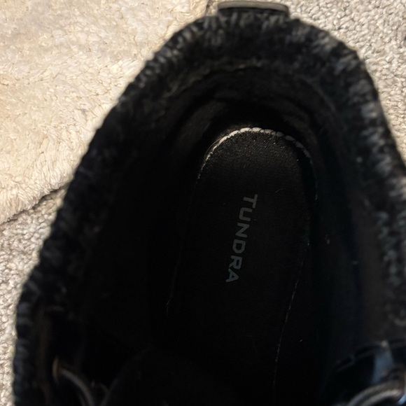 Tundra Women's Charcoal Lace-Up Winter Boots. - Picture 6 of 6